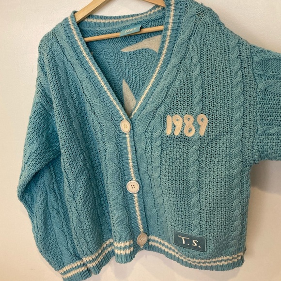 1989 Taylor’s Version Sweater - Picture 7 of 7
